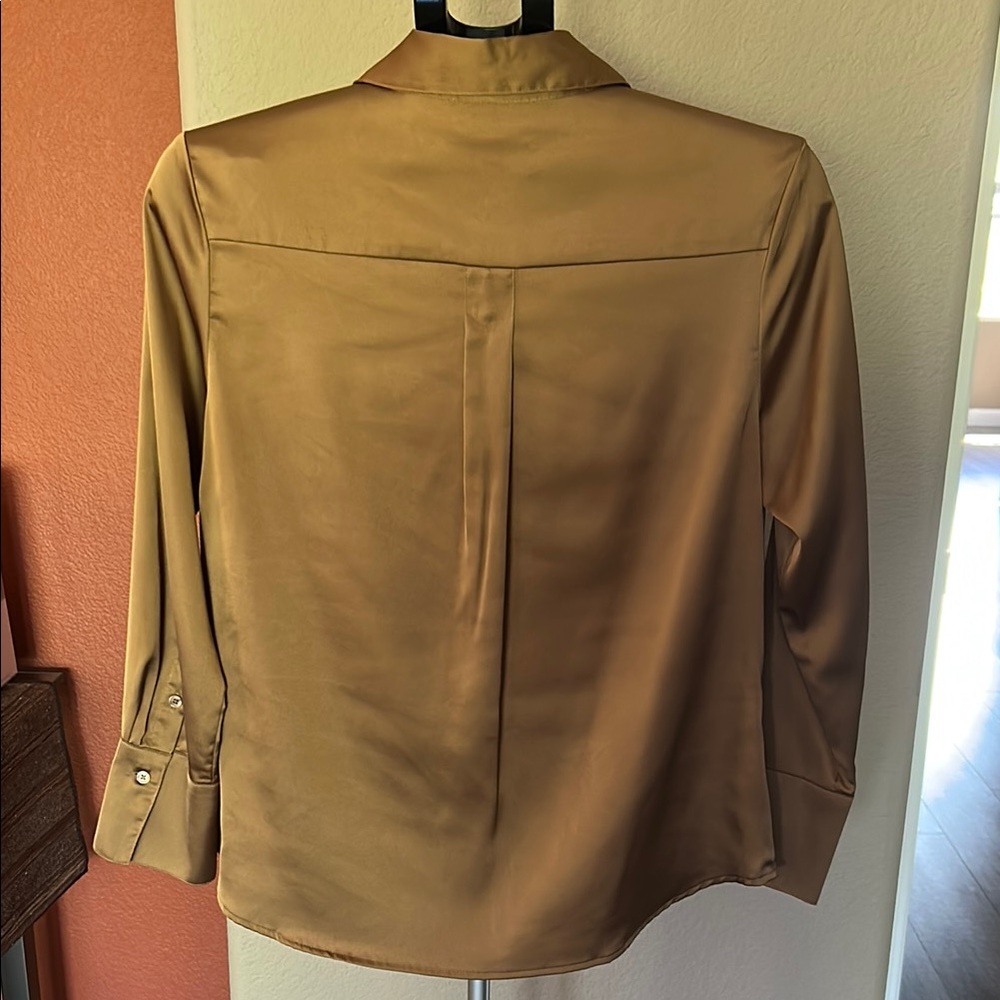 Banana Republic Tan Button Down Shirt satin classic fit - Picture 3 of 6